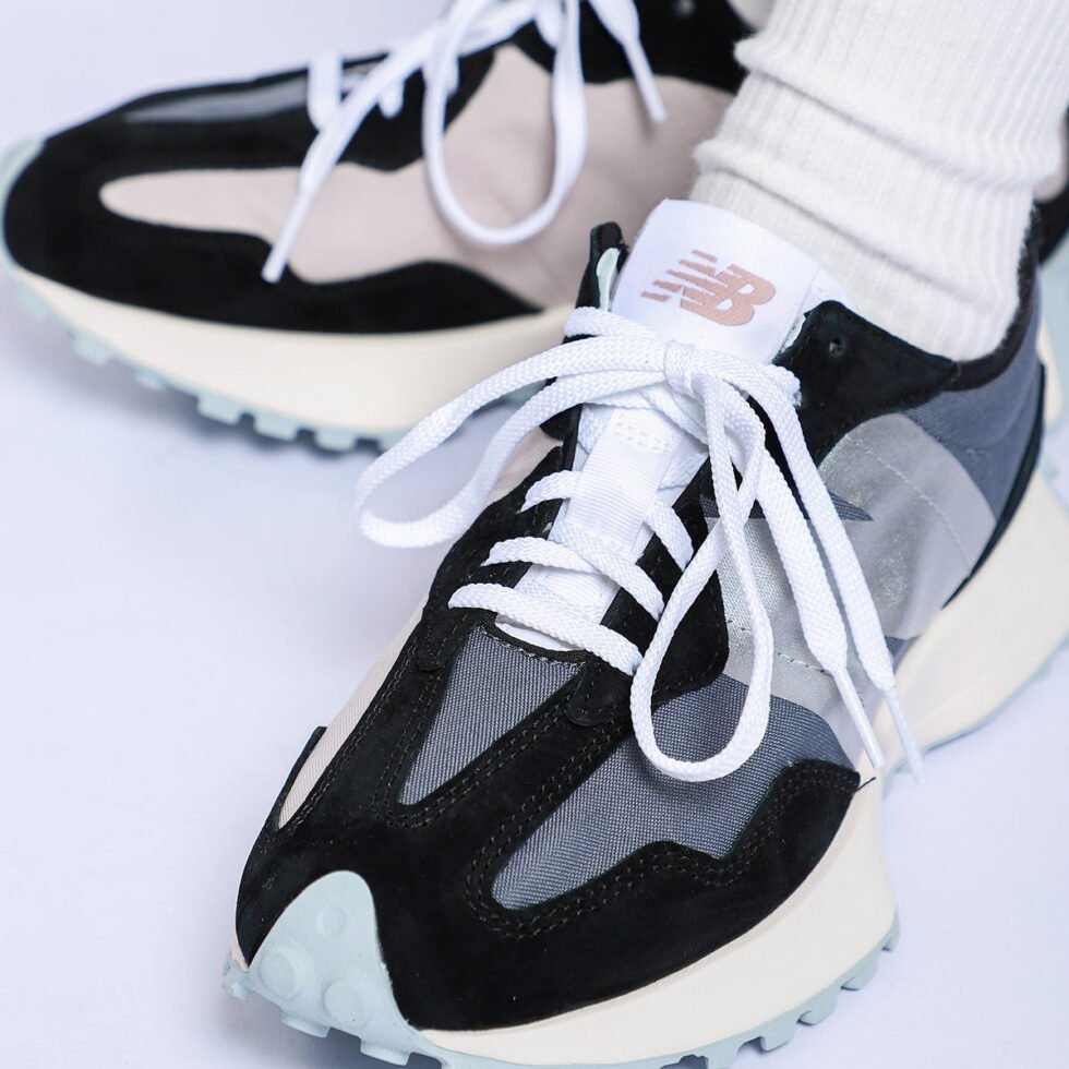 (WMNS) New Balance 327 'Black White' WS327CPA - Image 4